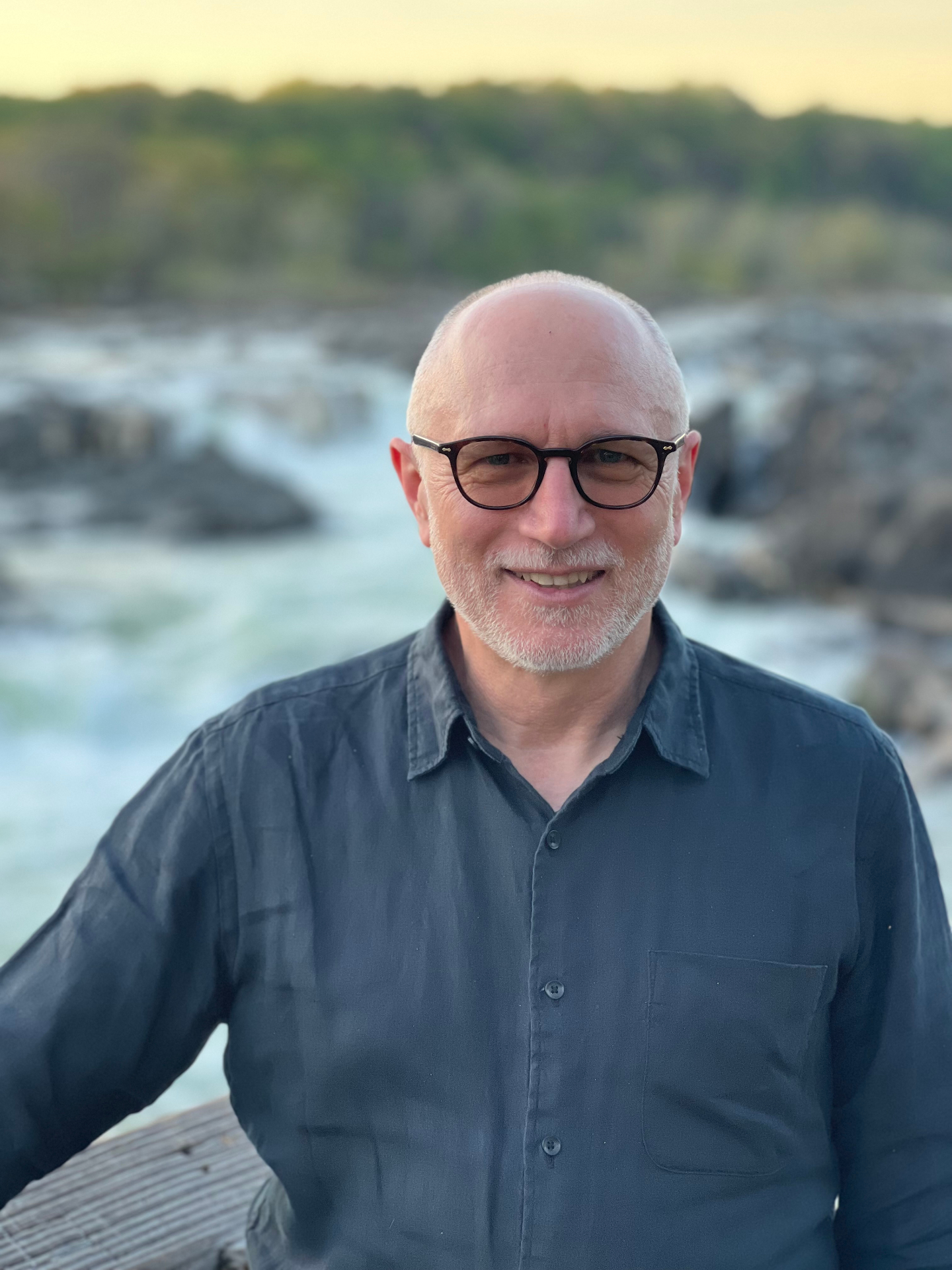 A Precision Medicine Navigator in a calm consultation setting